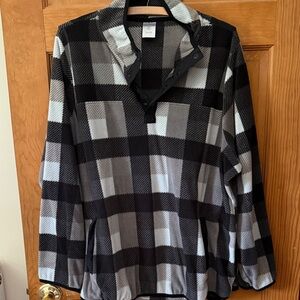 Vera Bradley Fleece Black and Gray Plaid Top